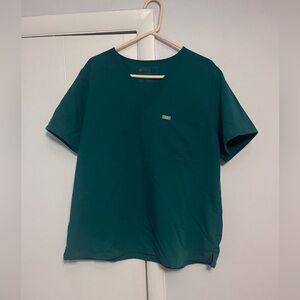 Women’s Figs Catarina One-Pocket Scrub Top in Hunter Green size XXL